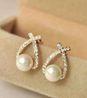 حلق انيق وناعم - خرز