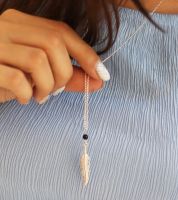 مجوهرات - سلسال مع تعليقة ريشة فضة 