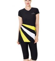 مايوة نص كم - 14 Us - اسود مع خط اصفر