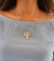 عقد  مع تعليقة شجرة فضة