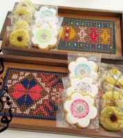 صينية خشب مطرز