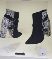 جزمة شتاء موديل 2018 شمواه وجلد - 36 Eu - اسود و ابيض