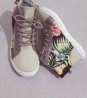 حذاء بناتي  - 29 - بيج مع الوان ربيعيه 