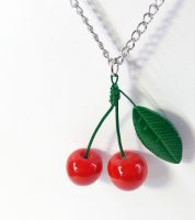 تعليقة على شكل كرزة 