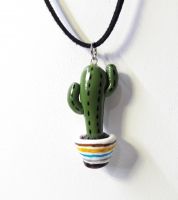 تعليقة وعقد على شكل صبارة 