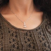 مجوهرات - سلسال مع تعليقة مرسا ة فضة