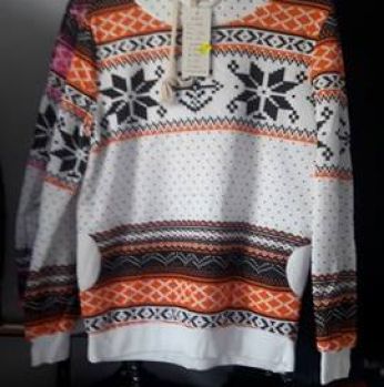 بلوزة شتوية مطرزة  - m-xxl - ابيض مع الوان