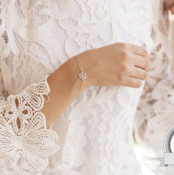 اسورة فضة   مع تعليقة شكل  ثلج 