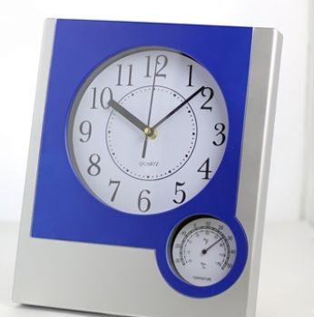 ساعه حائط مع مقياس رطوبة و حرارة 