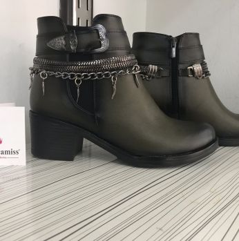 جزمة شتاء موديل 2018 جلد - 40 Eu - زيتي داكن