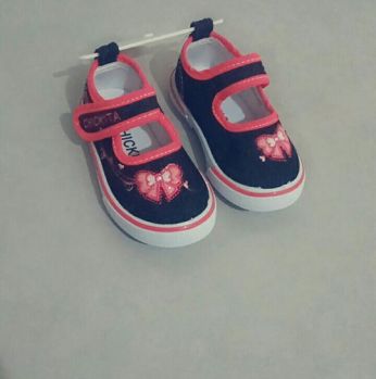 حذاء اطفال - 24 - اسود مع زهري 