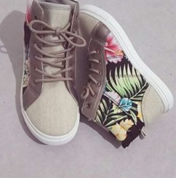 حذاء بناتي  - 34 - بيج مع الوان ربيعيه 