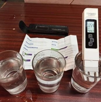 جهاز فحص الاملاح الذائبة  والموصلية للماء