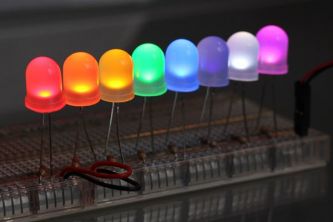 ليد اضاءة 5 مم  ضوء ابيض ناصع - للمشاريع والاجهزة الالكترونية[عدد 50 ليد] 