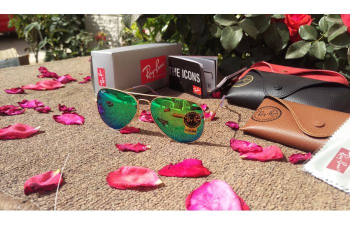  نظارة .  ray ban  - اخضر . شكل الاطار افييتور